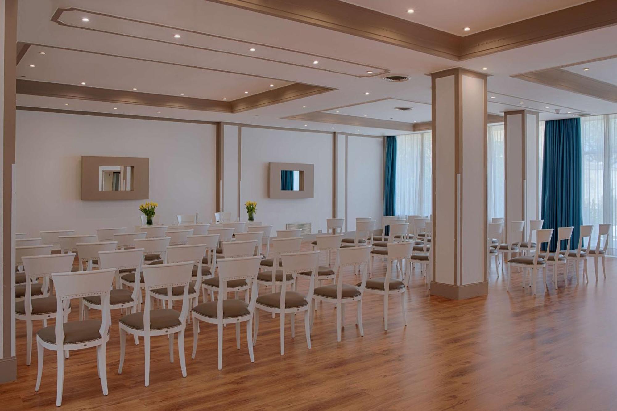 Hotel Nh San Mauro 4*