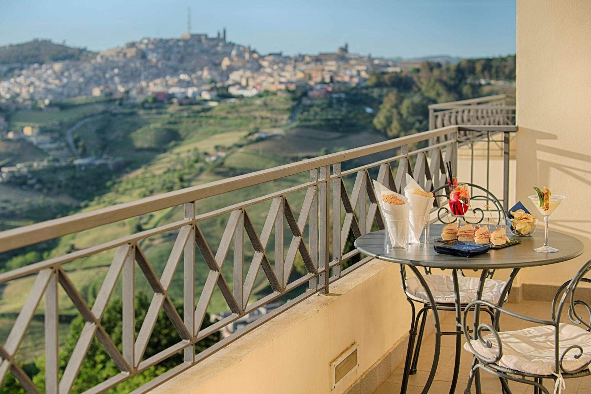 Nh San Mauro Hotel