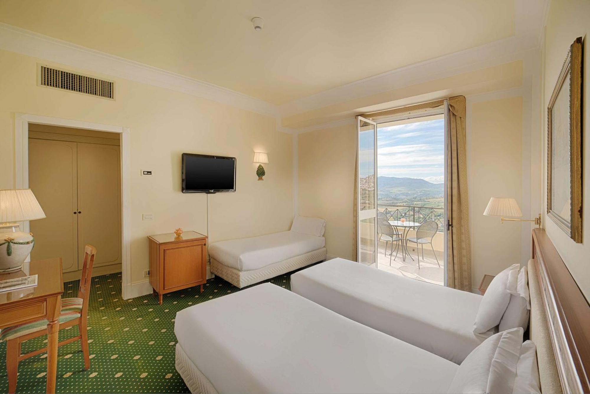Hotel Nh San Mauro 4*